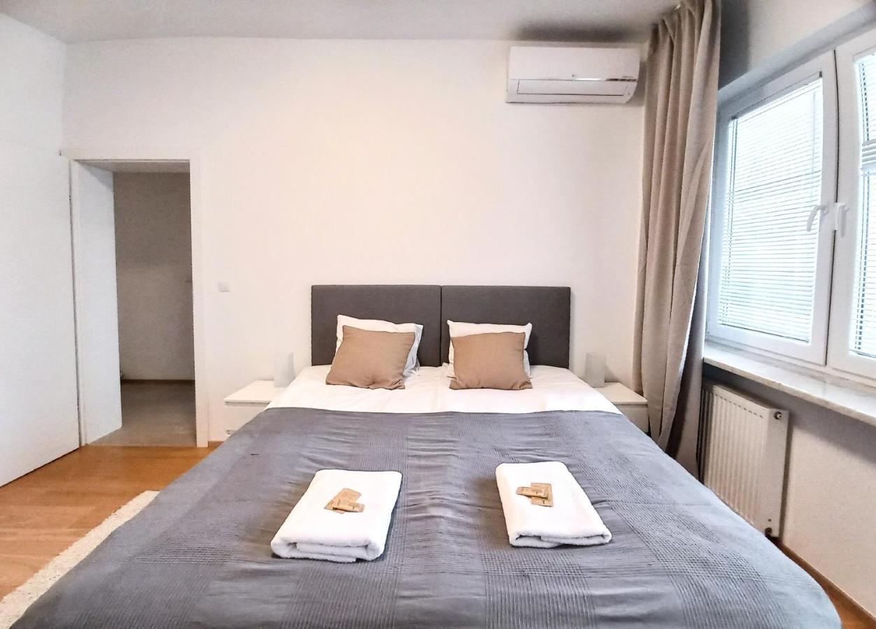 Warsaw Concierge Hoza Centrum Exterior photo
